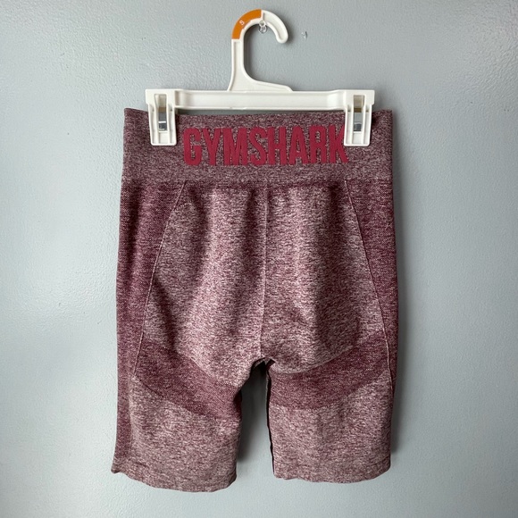 Gymshark flex biker shorts in burgundy. - Picture 2 of 4